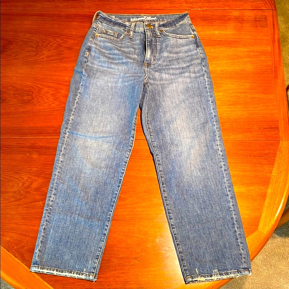 Universal Thread Vintage Straight blue jeans size 0 / 25